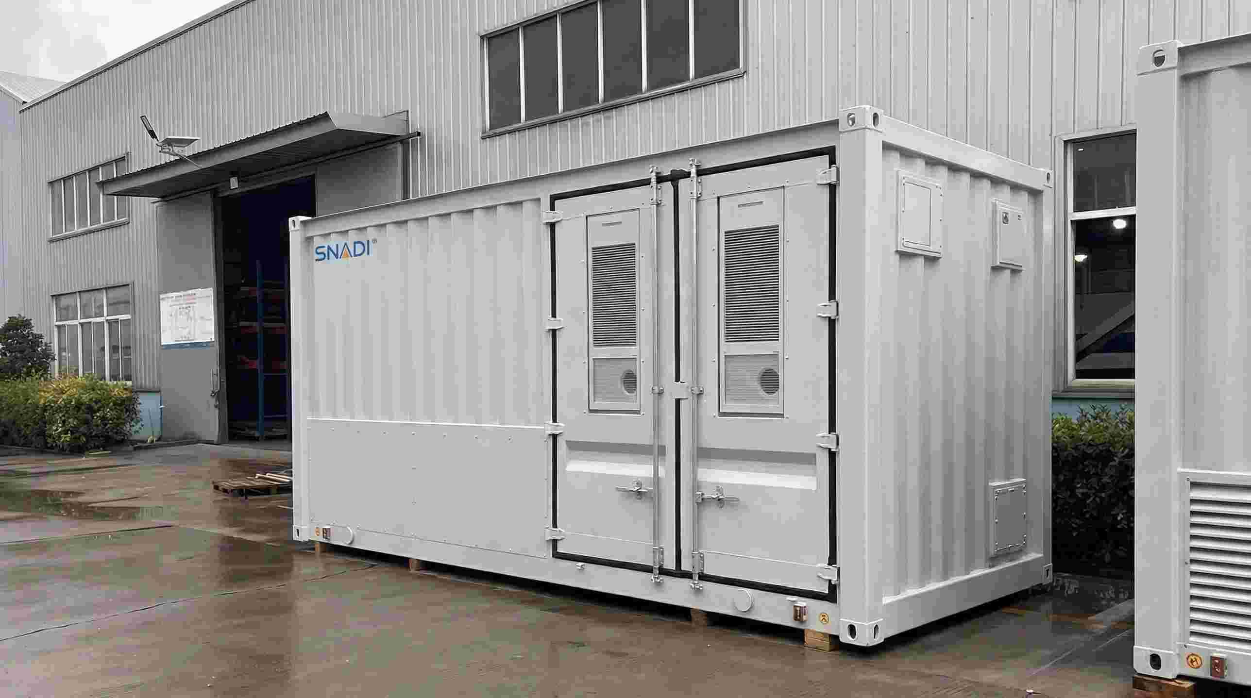 500kW Utility Scale Energy Storage Container | SNADI Solar Vietnam SNADI 500kW containerized utility scale energy storage system for Vietnam project.