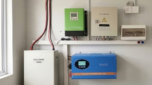 10kWh Industrial Solar System Case Home solar energy system with SNADI inverter and 10kWh Eco Power lithium battery.
