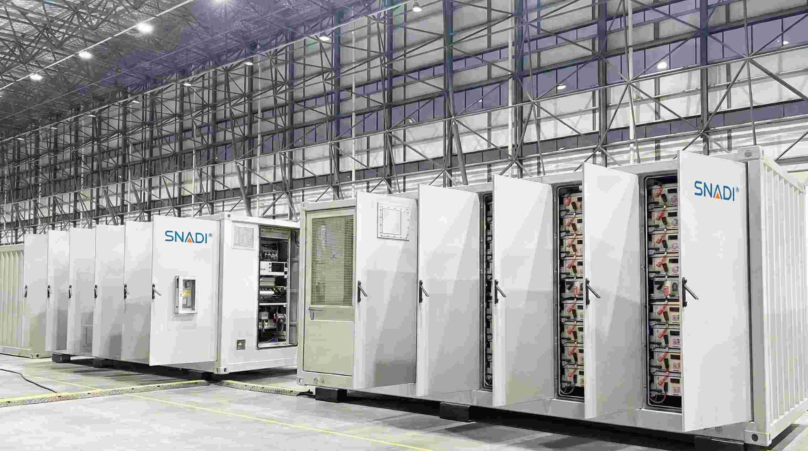 Utility Scale Energy Storage Project in Saudi Arabia | SNADI Multiple SNADI energy storage containers for a large scale C&I project in Saudi Arabia.