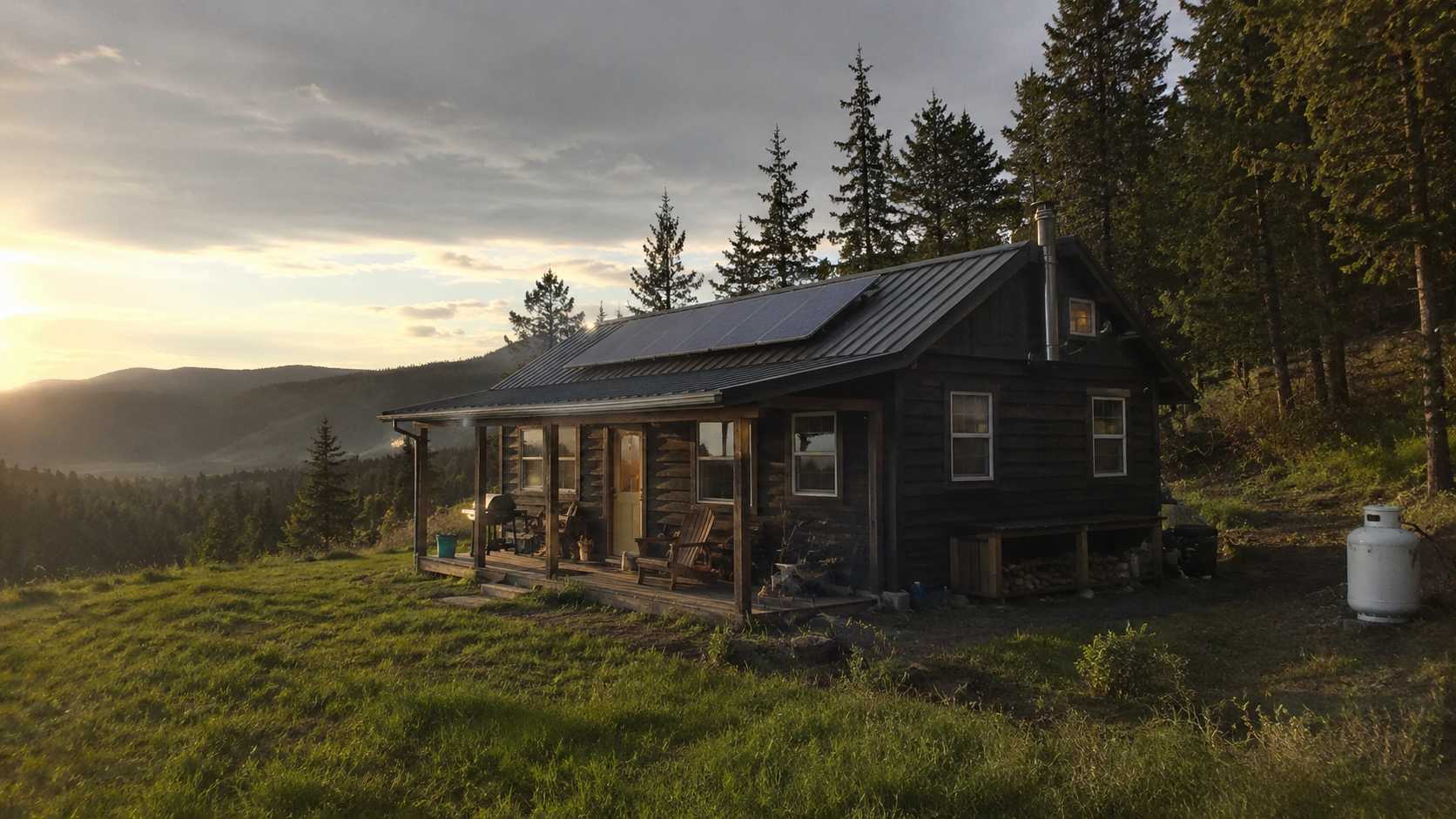 Off Grid Solar System for Remote Homes and Cabins | SNADI/SNAT Solar Off grid solar system application for a remote home and cabin in a mountain setting