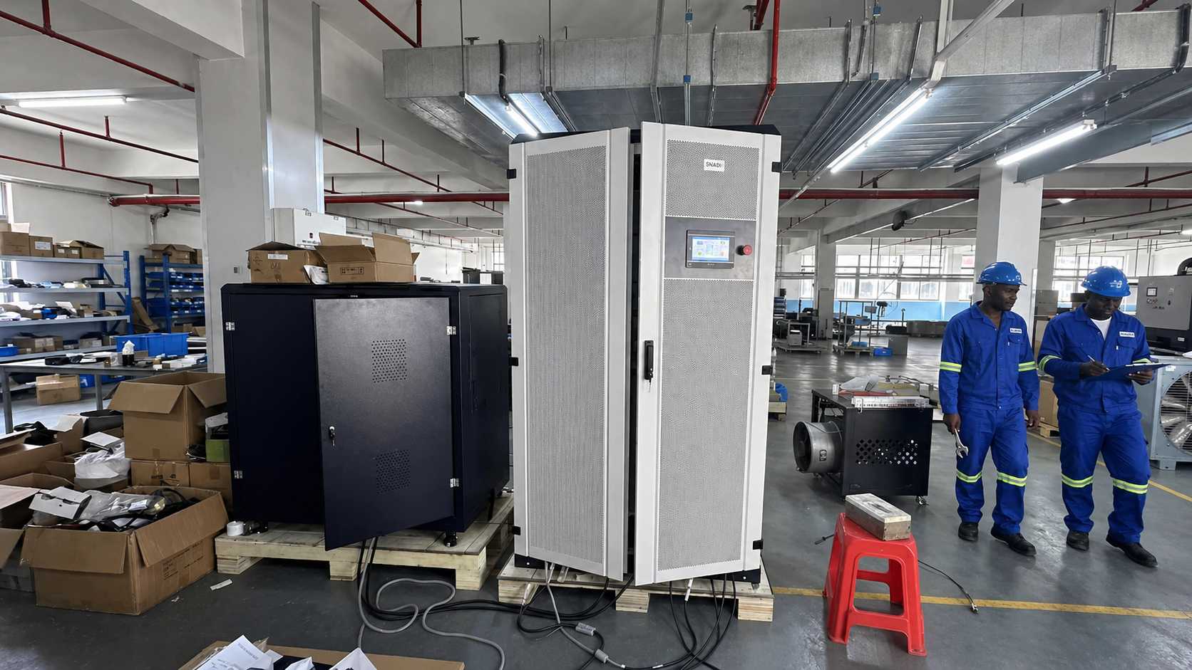 100kW SNADI industrial off-grid solar energy storage system with lithium battery cabinets for commer